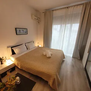 https://studio-university-apartment-bucharest.bucharesthotelsnow.com